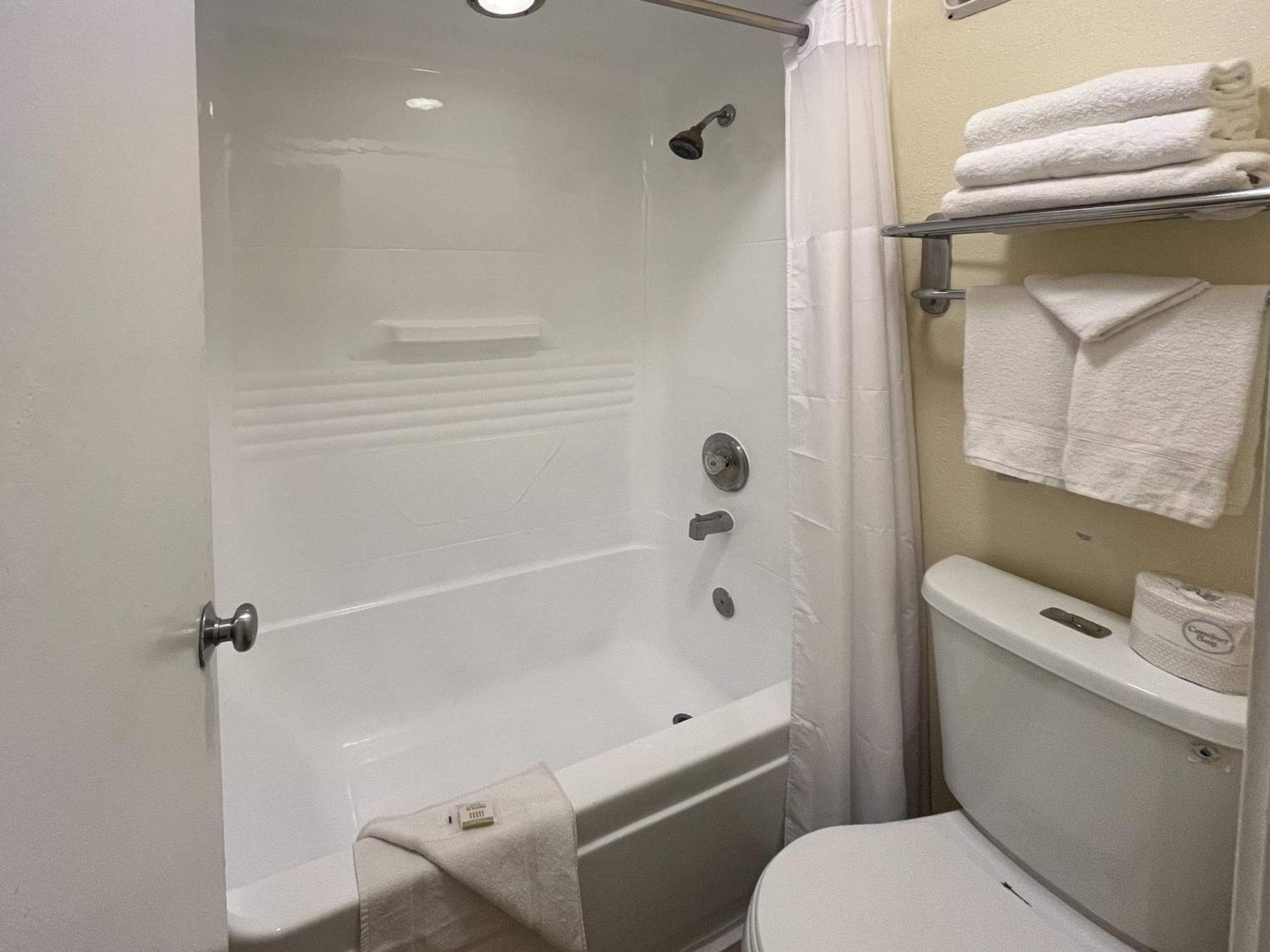 6 Vegas, Nv - Strip Hotel
